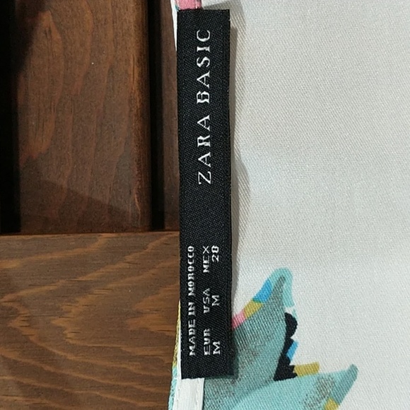 Zara Basic Floral Short Sleeve Shirt Top Tunic size medium - Picture 4 of 6